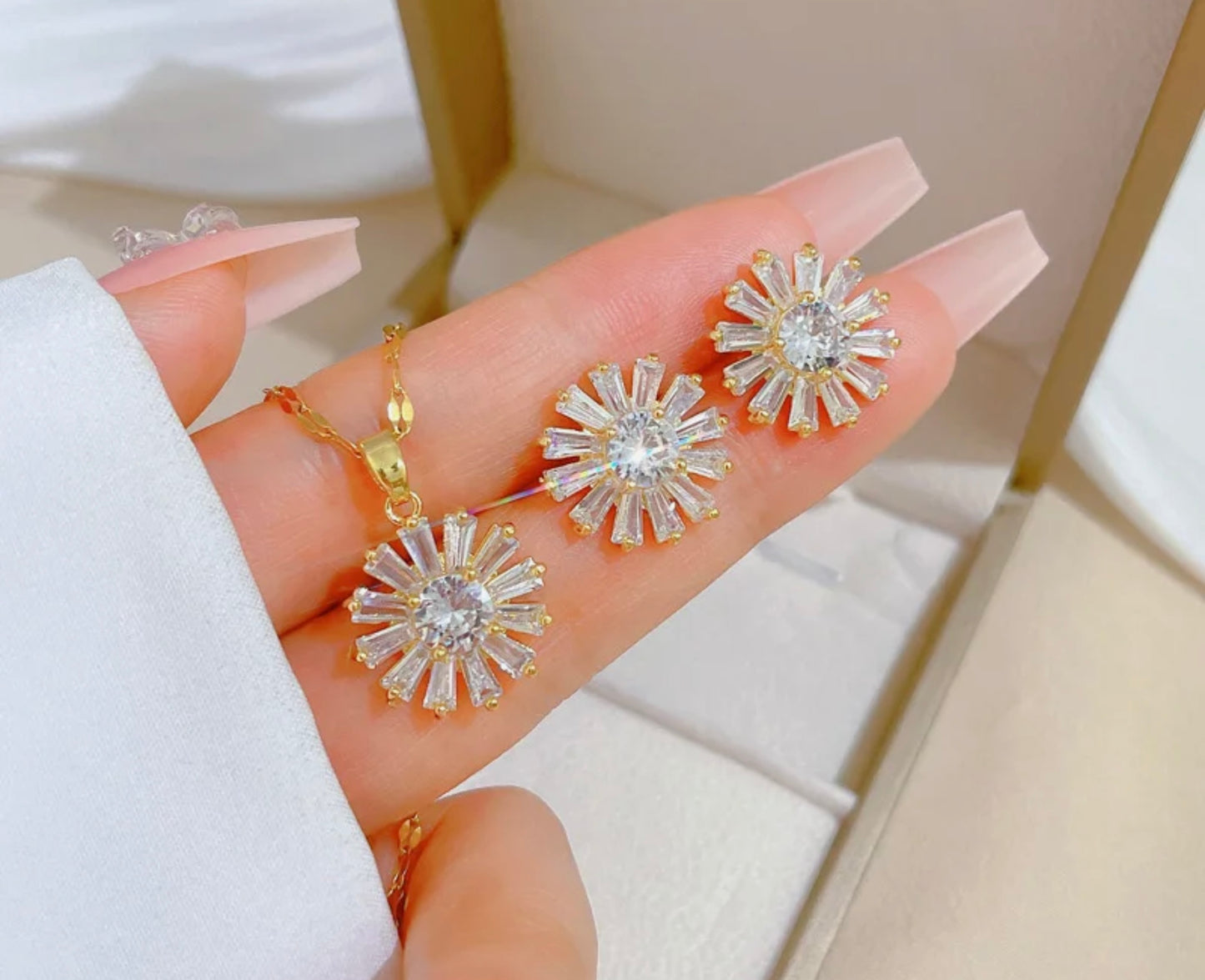 Golden Bloom Pendant Necklace